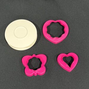 NEW!  Tupperware Pink  Cookie Cutter Set with Storage Case